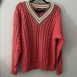 GAP Vintage Men's V-Neck Sweater in Coral and Cream
100% Cotton
Machine Washable